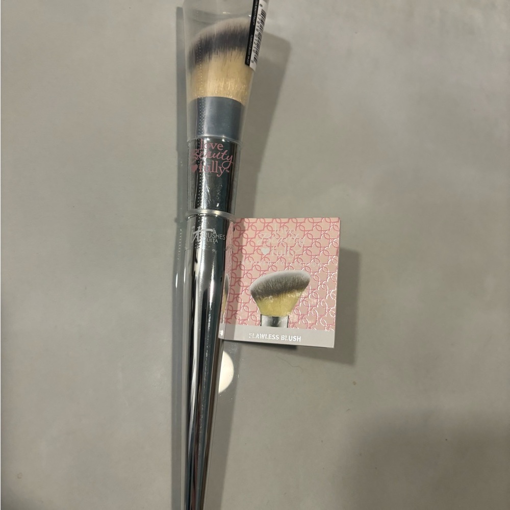 Live Beauty Fully Blush Brush